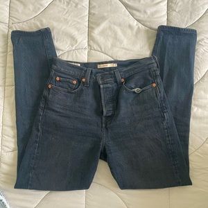 Levi’s 501 black denim wedgie jeans size 26